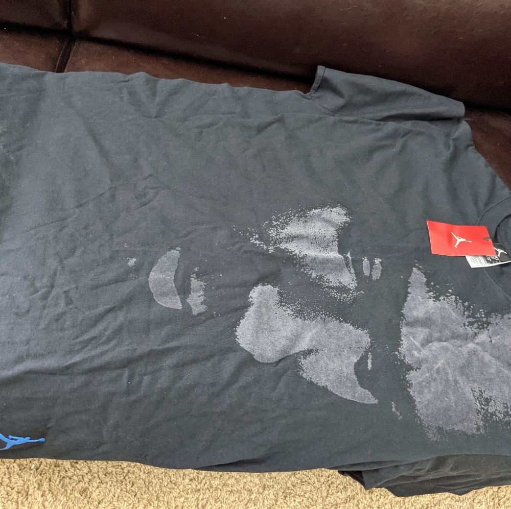 100% AUTHENTIC NIKE JORDAN SHIRT